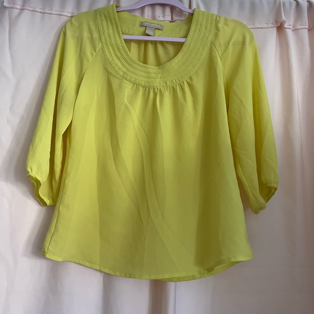 Banana Republic Yellow Pleated 3/4 Sleeve Blouse